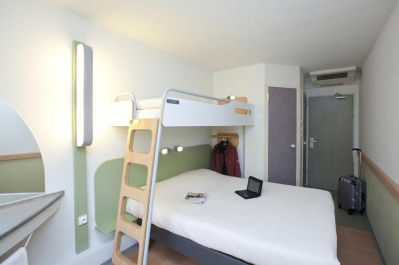 Ibis Budget Carcassonne La Cite Esterno foto