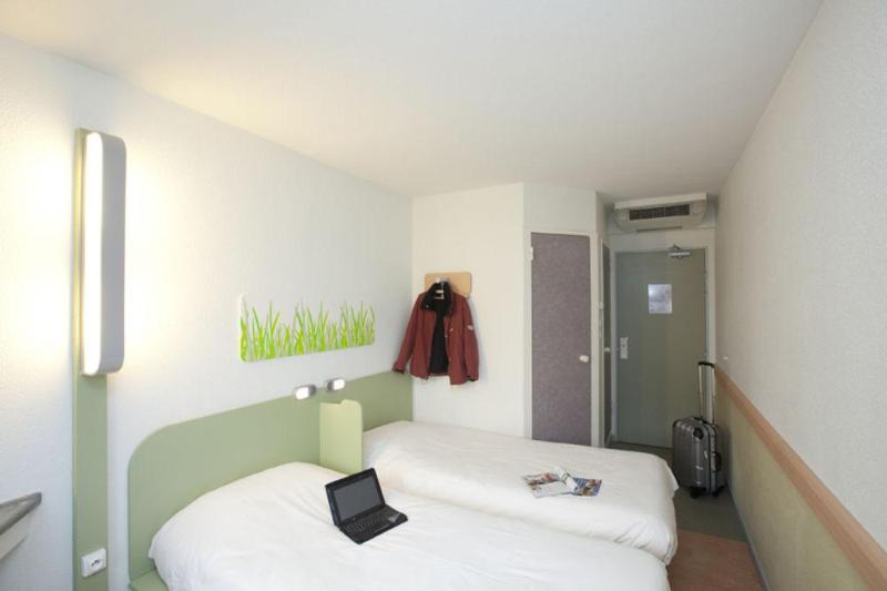 Ibis Budget Carcassonne La Cite Esterno foto