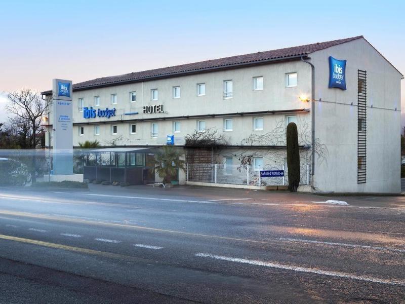 Ibis Budget Carcassonne La Cite Esterno foto